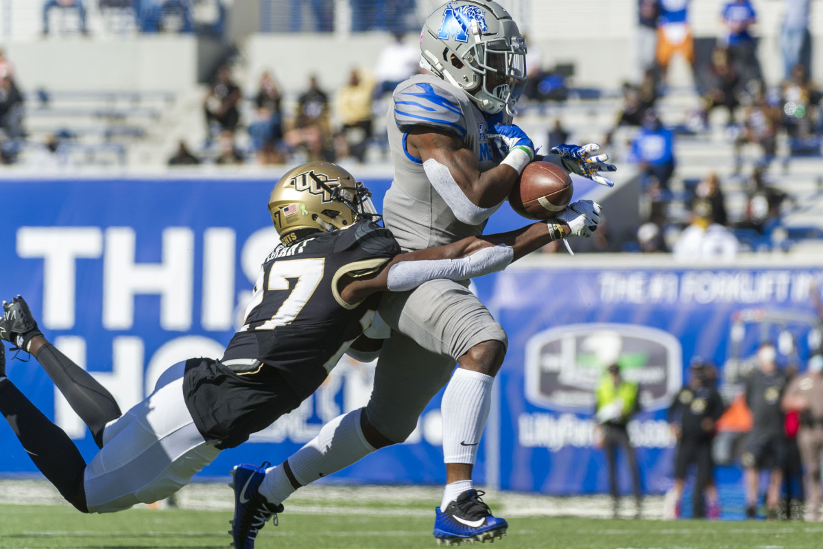 Richie Grant (27) knocks the ball loose versus the Memphis Tigers. Mandatory Credit: Justin Ford-USA TODAY Sports